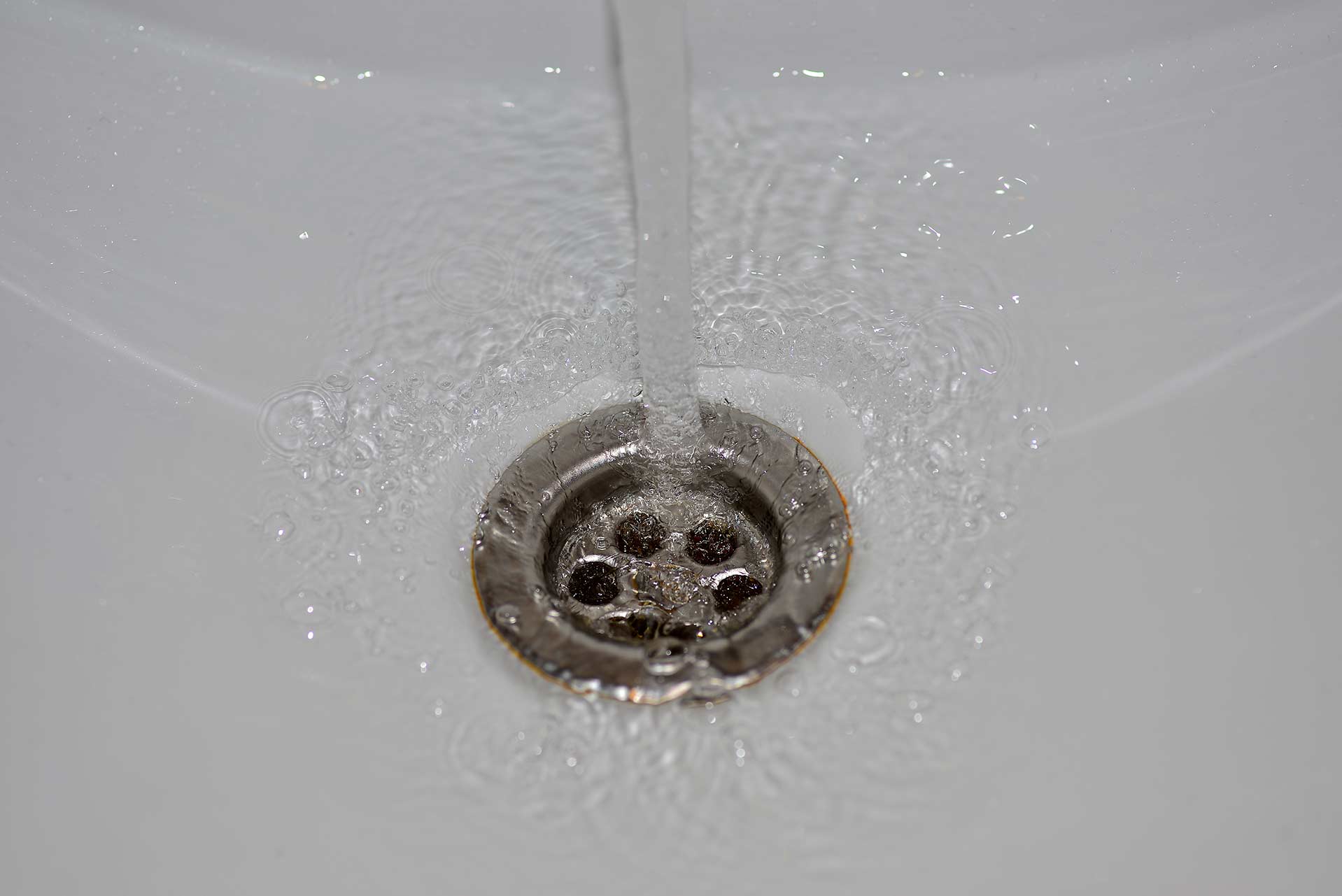 A2B Drains provides services to unblock blocked sinks and drains for properties in Aberdeen.